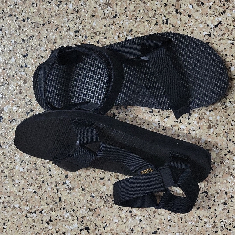 TEVA original Universal Black Men's Size 9
